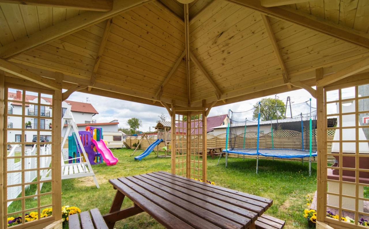 Delfin Bed & Breakfast Мендзиводзе Екстериор снимка
