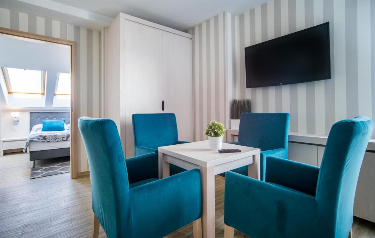 Delfin Bed & Breakfast Мендзиводзе Екстериор снимка
