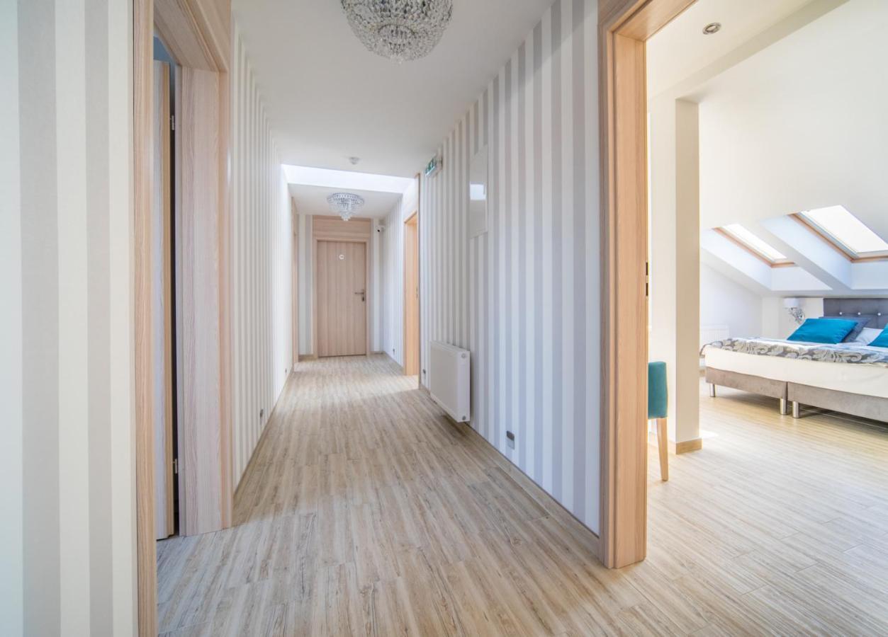 Delfin Bed & Breakfast Мендзиводзе Екстериор снимка