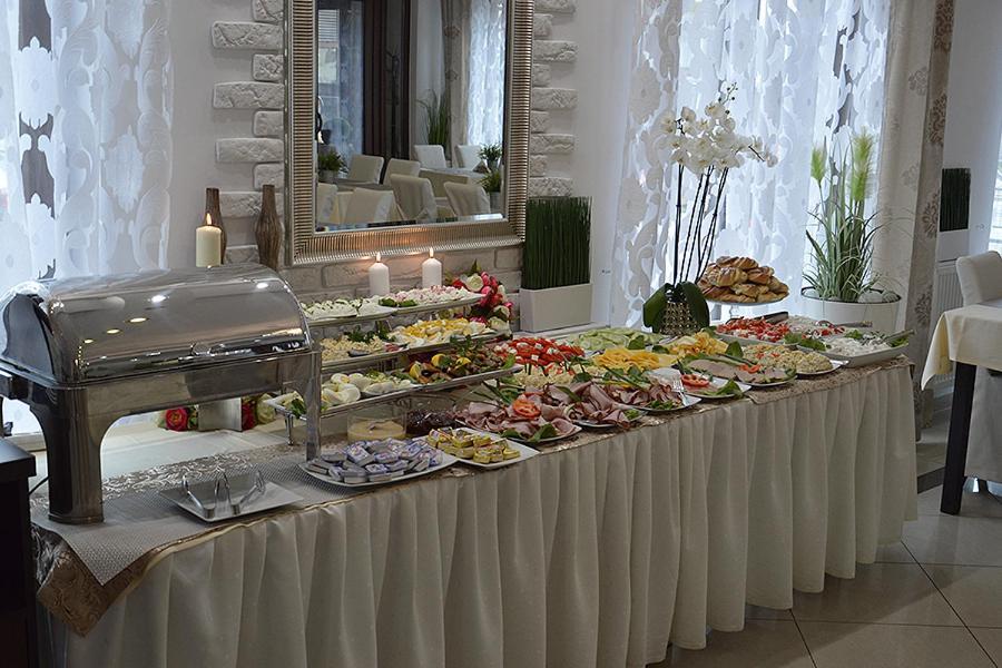Delfin Bed & Breakfast Мендзиводзе Екстериор снимка