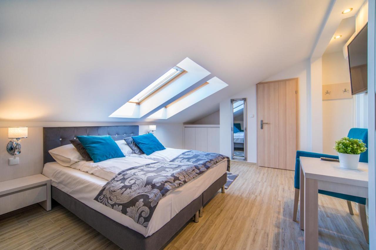 Delfin Bed & Breakfast Мендзиводзе Екстериор снимка