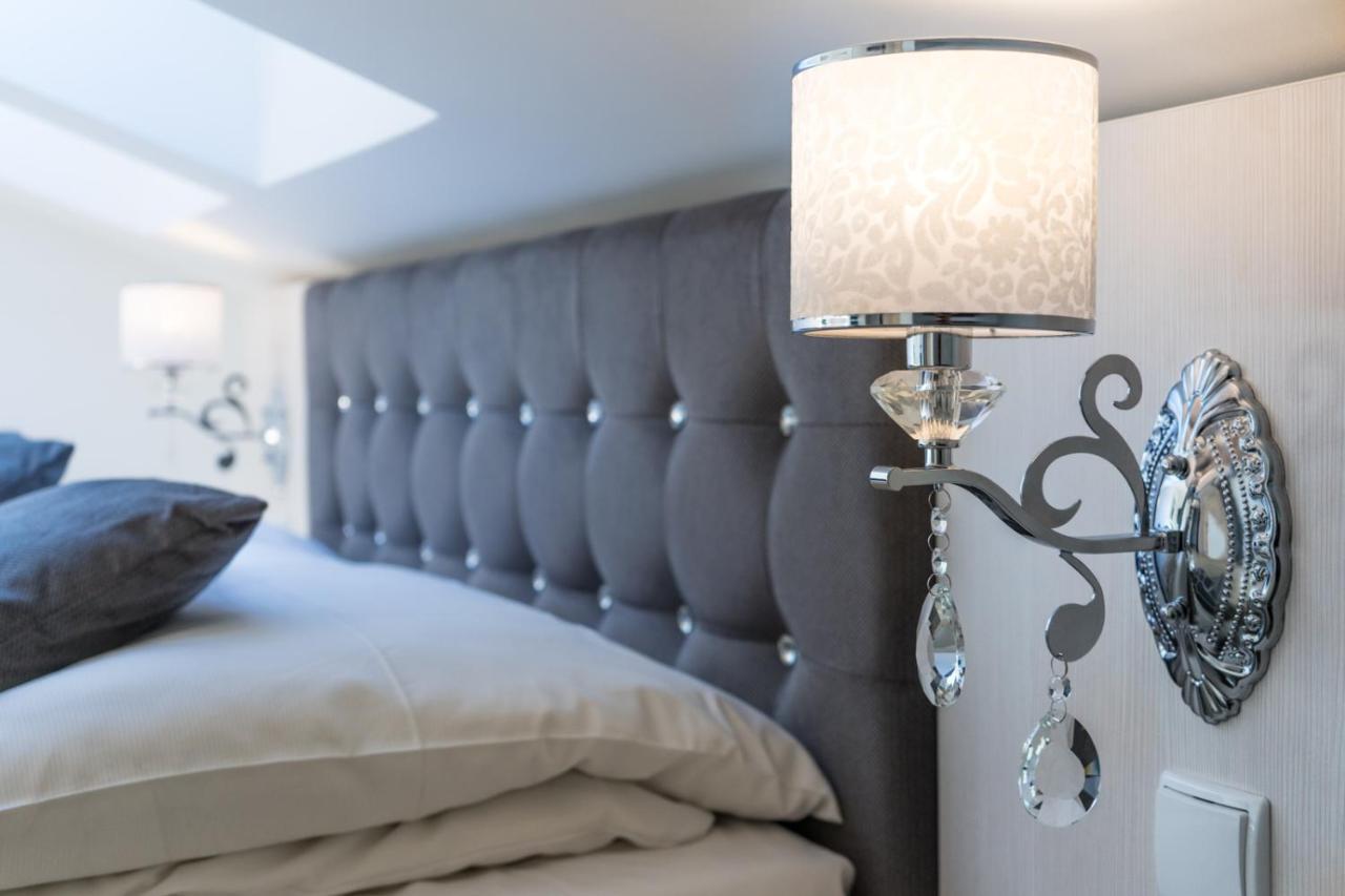 Delfin Bed & Breakfast Мендзиводзе Екстериор снимка