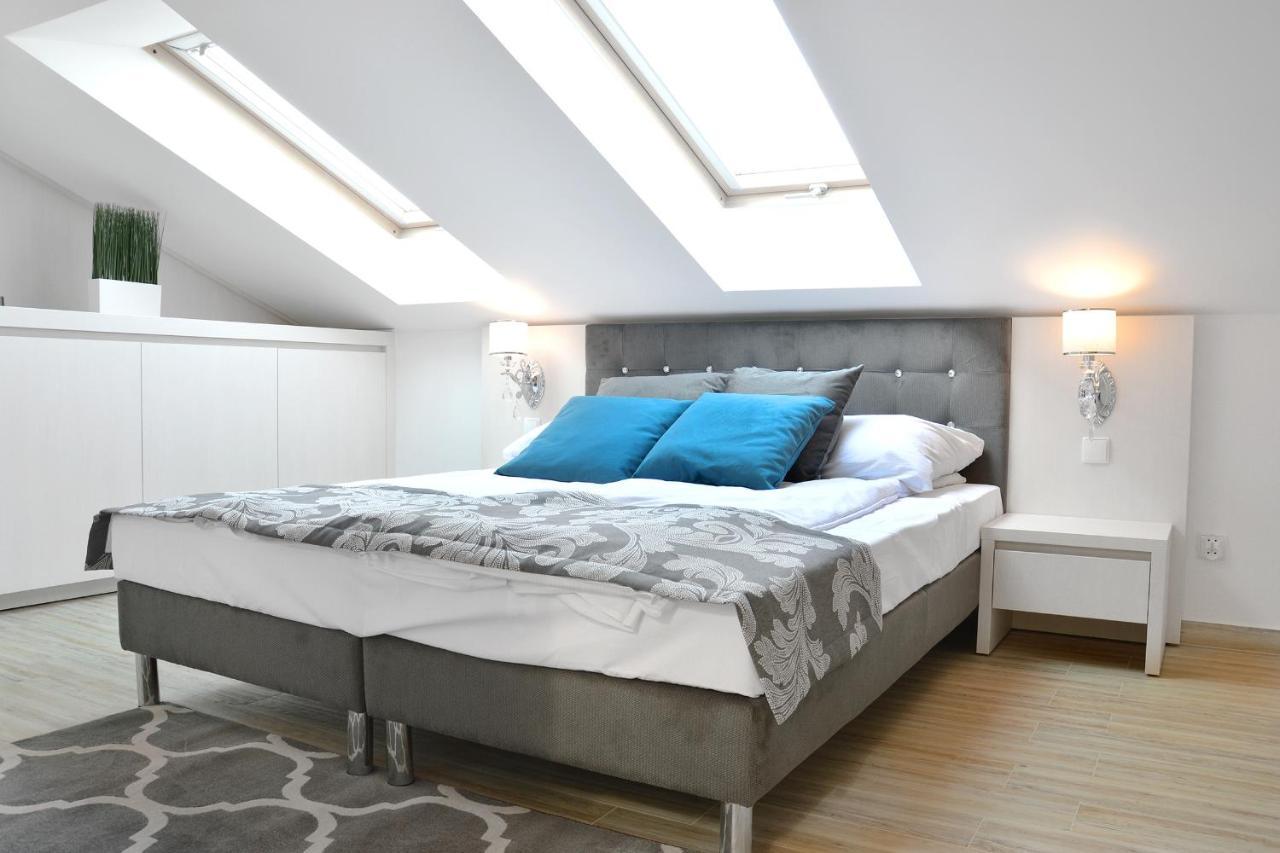 Delfin Bed & Breakfast Мендзиводзе Екстериор снимка