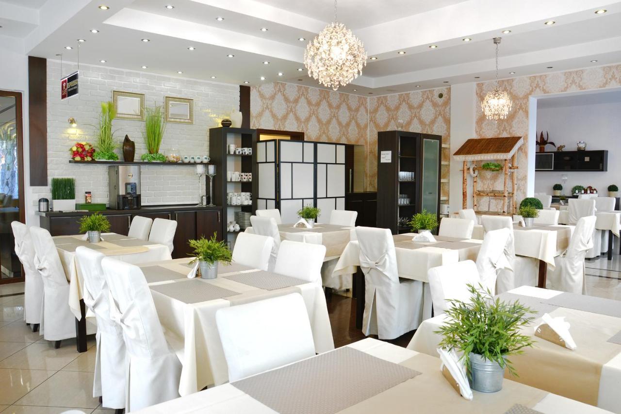Delfin Bed & Breakfast Мендзиводзе Екстериор снимка