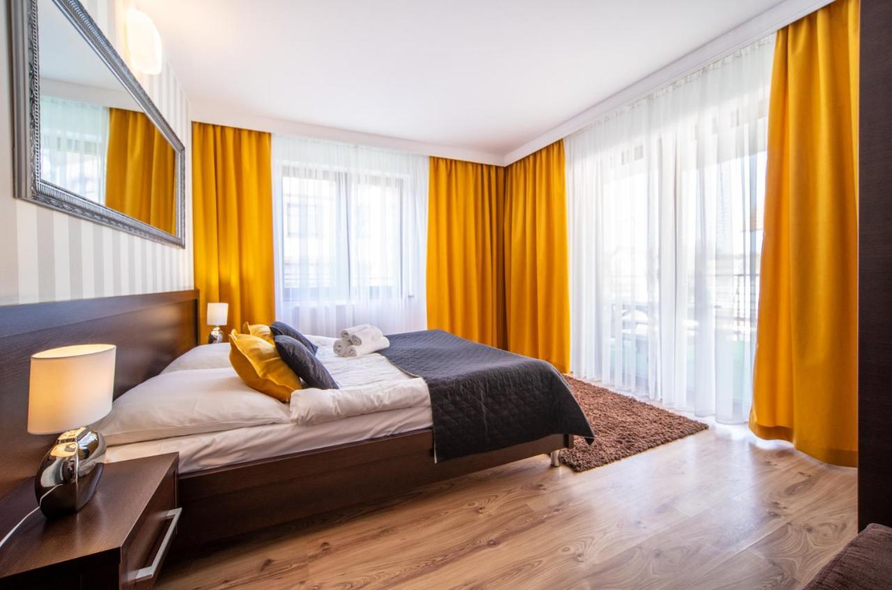 Delfin Bed & Breakfast Мендзиводзе Екстериор снимка