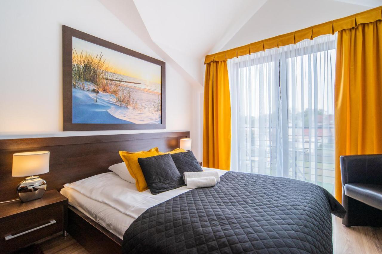 Delfin Bed & Breakfast Мендзиводзе Екстериор снимка