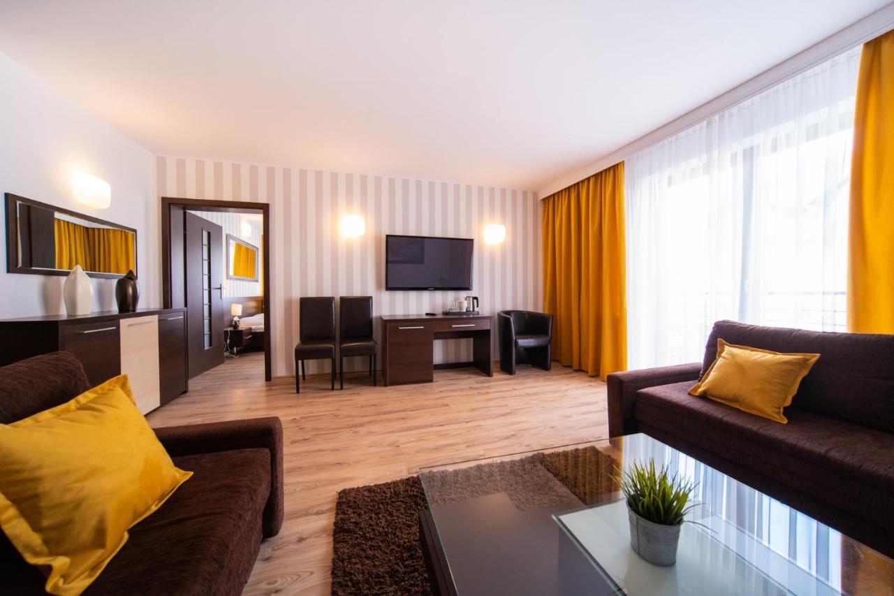 Delfin Bed & Breakfast Мендзиводзе Екстериор снимка