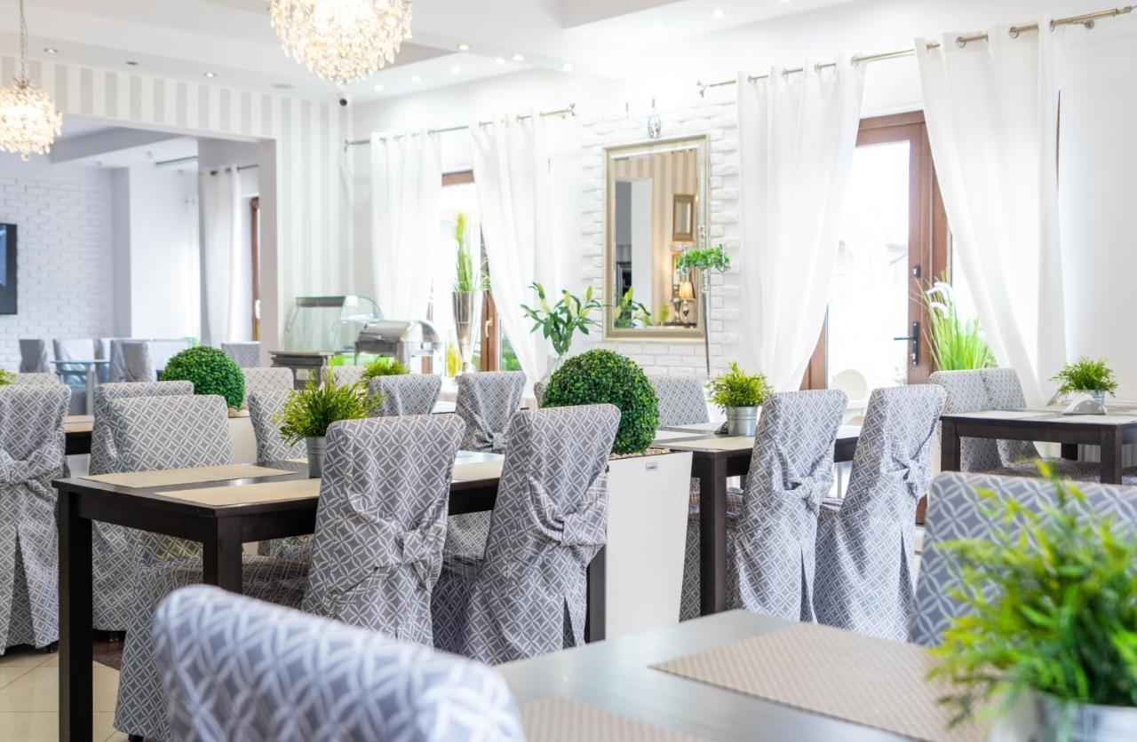 Delfin Bed & Breakfast Мендзиводзе Екстериор снимка