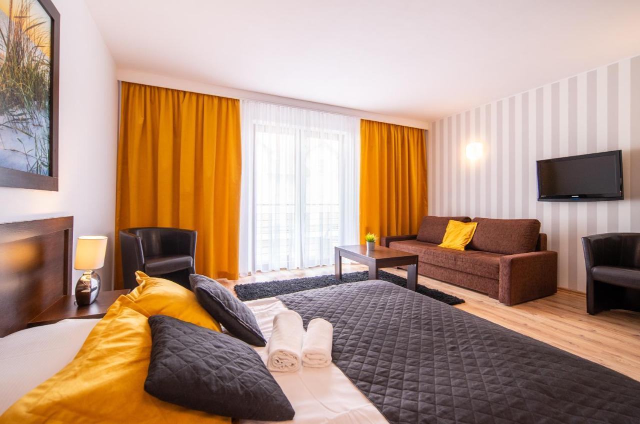 Delfin Bed & Breakfast Мендзиводзе Екстериор снимка