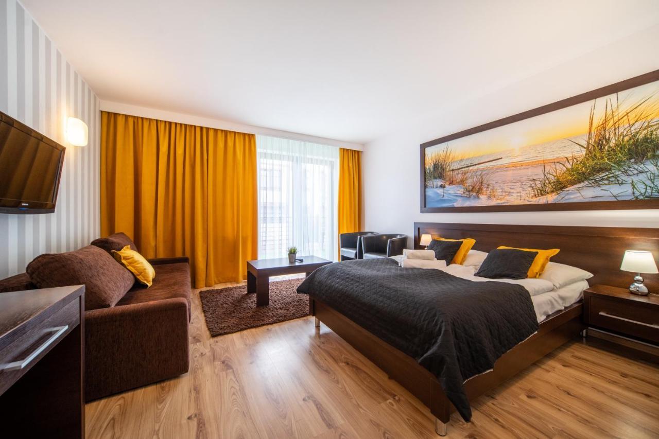 Delfin Bed & Breakfast Мендзиводзе Екстериор снимка