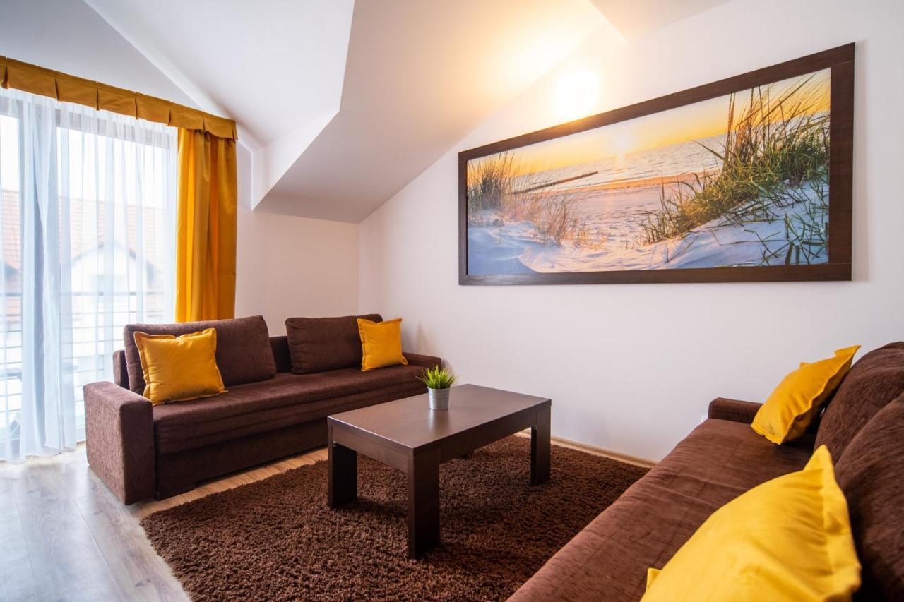 Delfin Bed & Breakfast Мендзиводзе Екстериор снимка