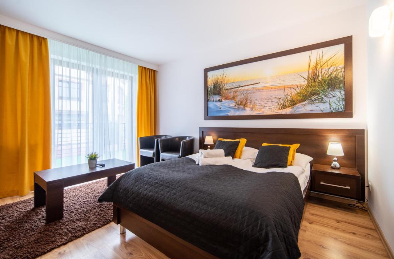 Delfin Bed & Breakfast Мендзиводзе Екстериор снимка